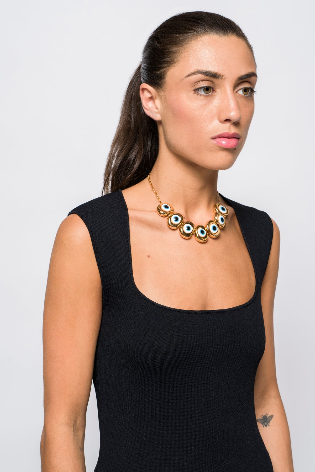 Timeless Pearly Blue Eye Detail Necklace